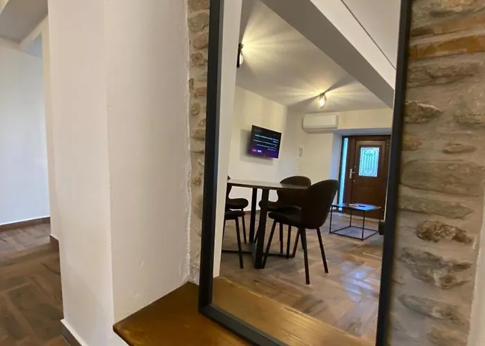 D House 2 Apartment